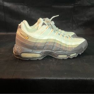 Air Max 95 Dark Cinder Shock Orange